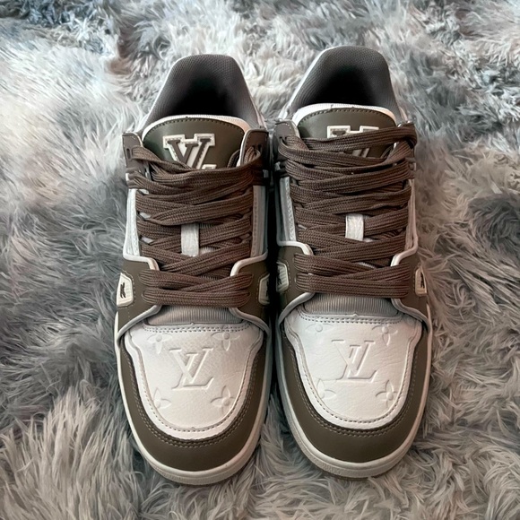 LOUIS VUITTON Trainer Sneakers - Picture 1 of 7